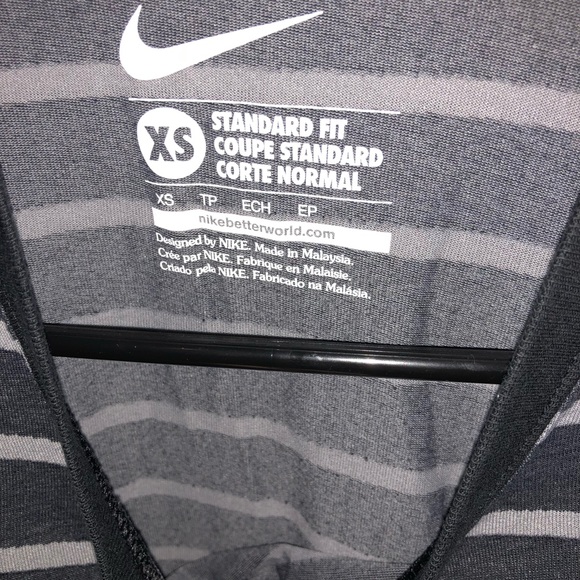 Get It girl Nike stripe t shirt xs - Picture 5 of 5